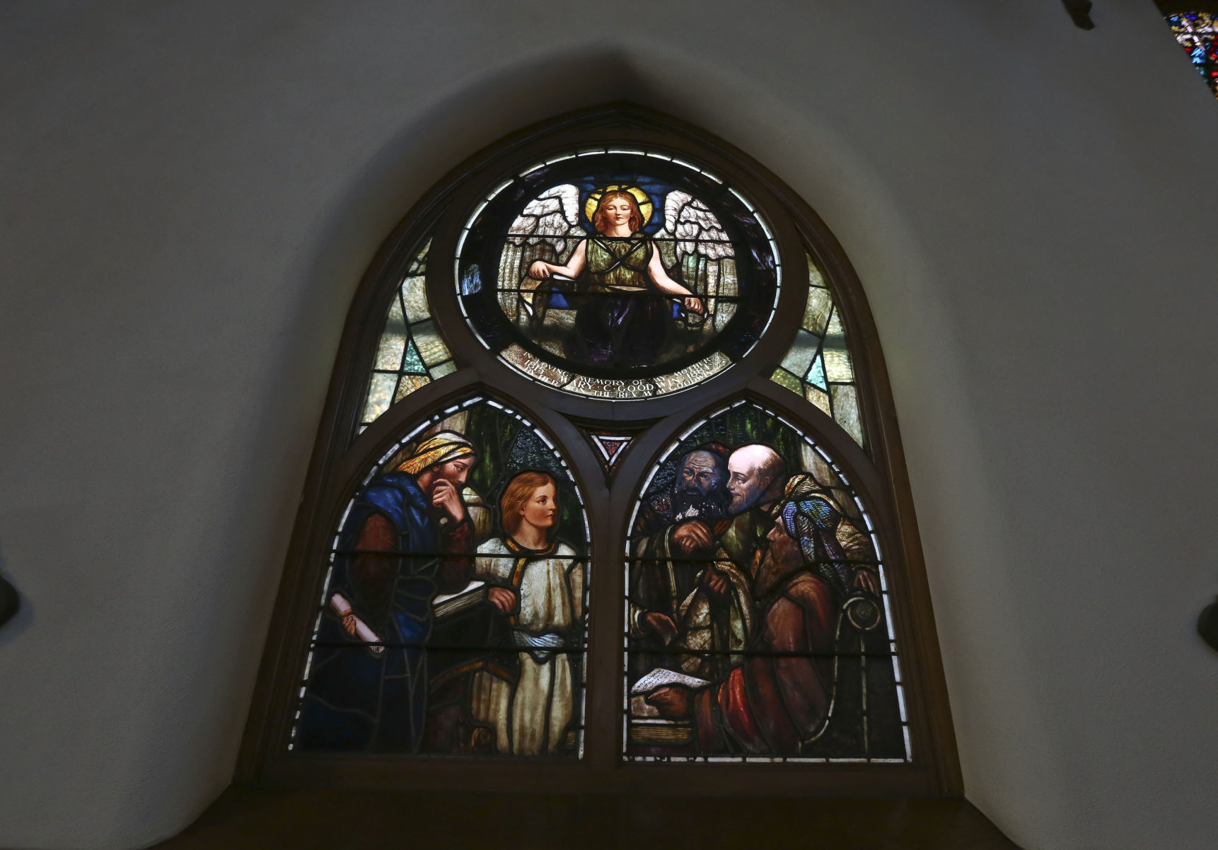 St Johns Stainglass 10 08.01.18.JPG